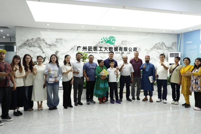 visit-exchange-with-medical-experts-from-bangladesh09.jpg